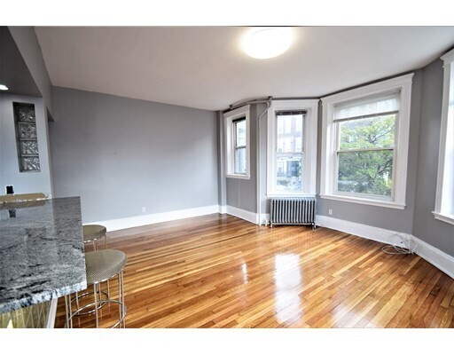 Building Photo - 83 Glenville Ave