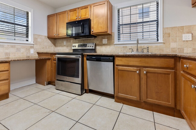 Building Photo - 5236 Treetops Dr