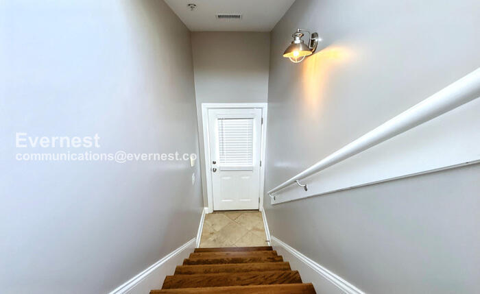 Building Photo - 101 Generals Retreat Pl