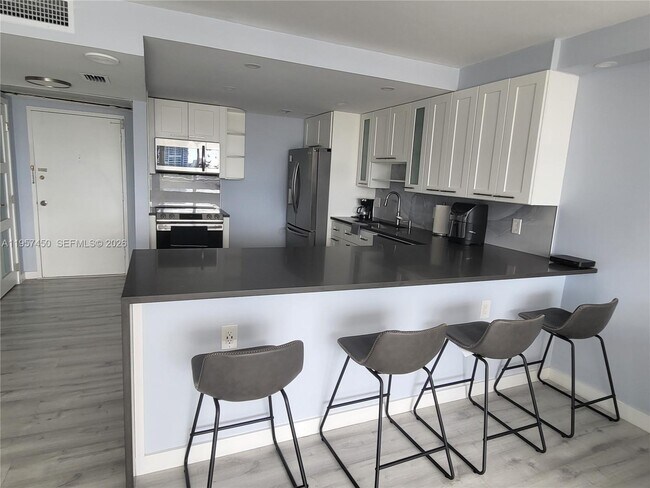 Building Photo - 3180 S Ocean Dr