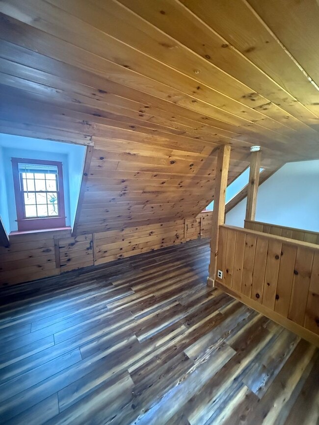 Building Photo - 161 Rines Rd