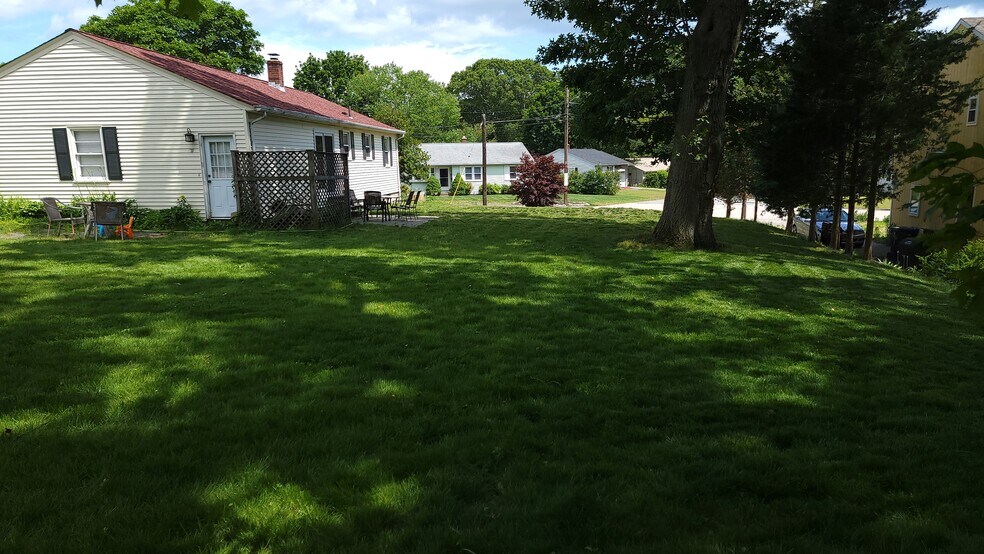 Building Photo - 25 Mitola Dr