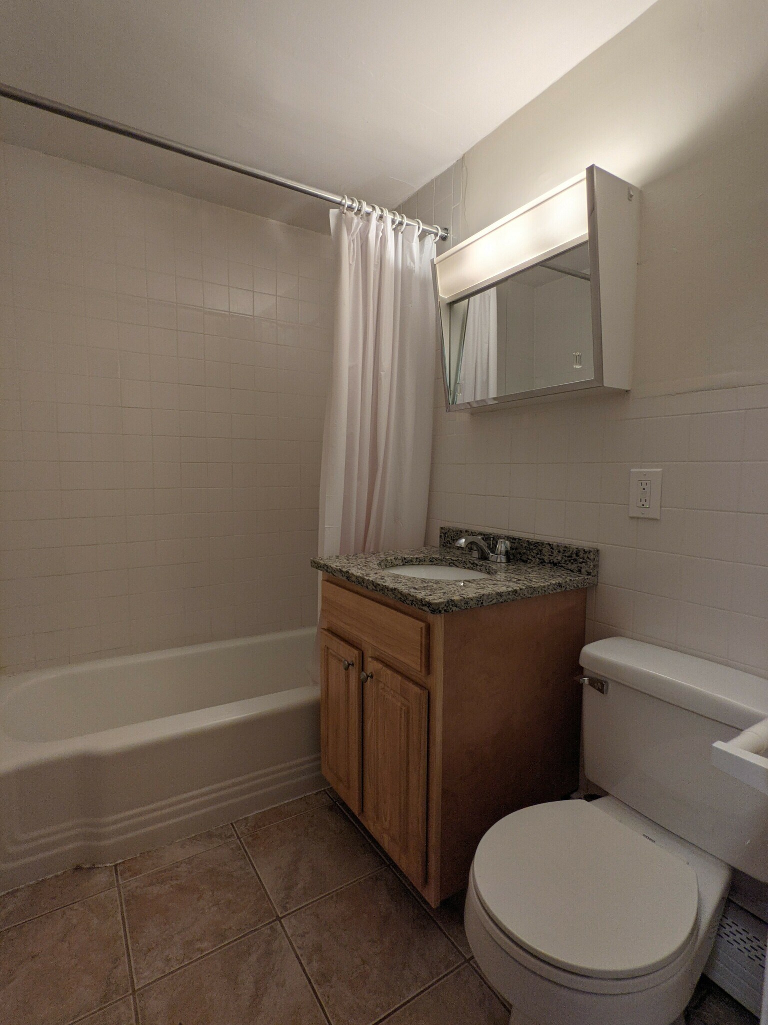 Building Photo - 222 Babcock St