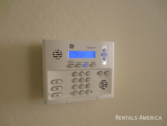 Building Photo - 890 E Doral Ct