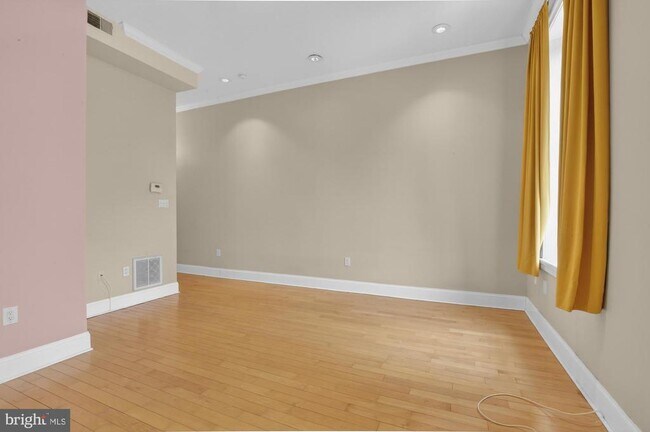 Building Photo - 1708 Pine St