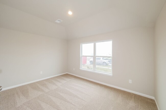 Building Photo - MARCH MADNESS Special! $2250/Month - New Build 3 Bed / 2 Bath in Spring Hill, KS