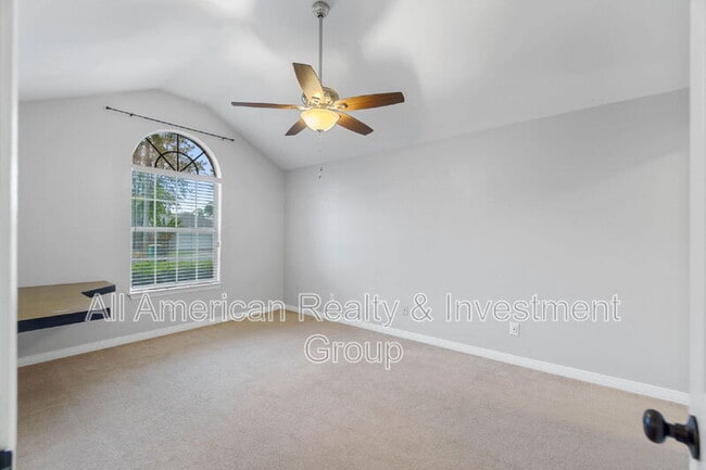 Building Photo - 1911 Summer Hills Ln