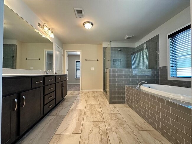 Building Photo - 3253 Cavendish Ct NE