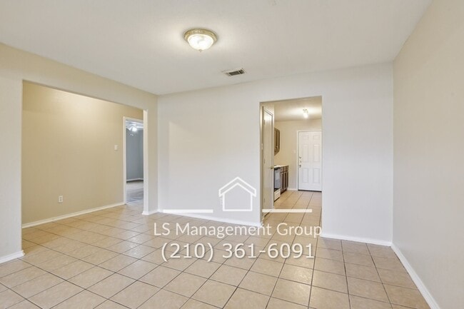 Building Photo - 7636 Oak Chase