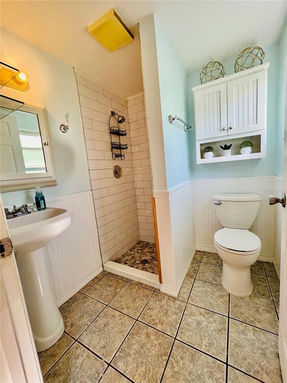 Building Photo - 428 Orangewood Dr