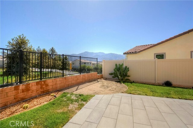 Building Photo - 24218 Hillcrest Dr