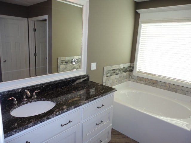 Building Photo - Modern 4-Bedroom Home with Stylish Finishe...