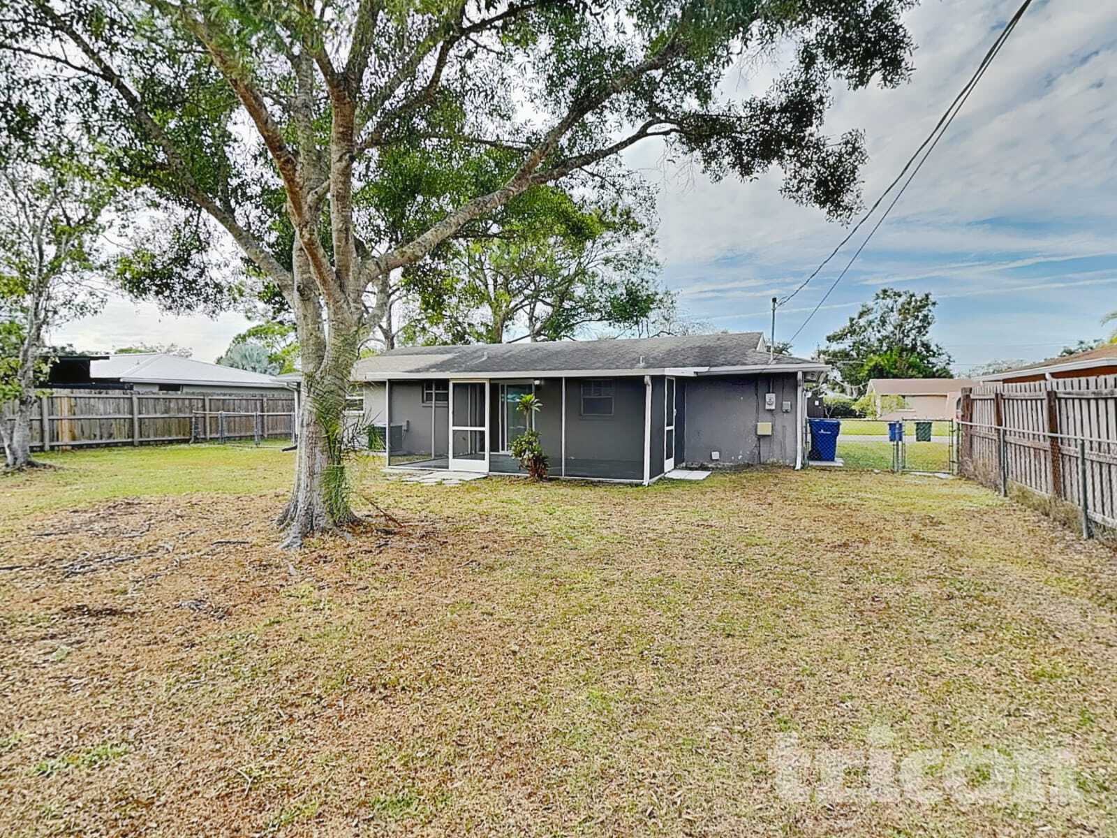 Building Photo - 3007 Bucida Dr