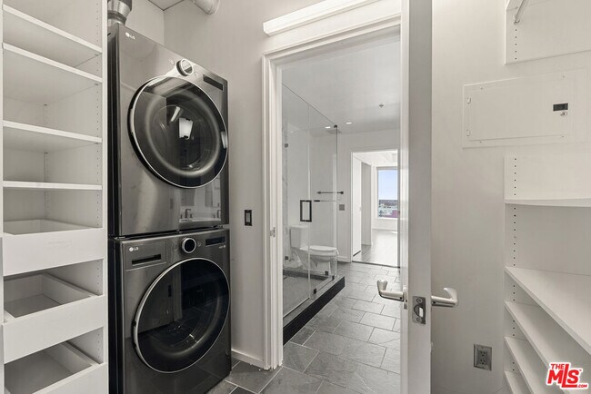 Building Photo - 1155 S Grand Ave