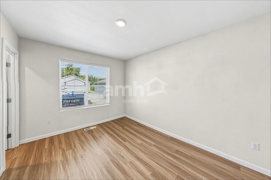 Building Photo - 1215 W 17th Ave