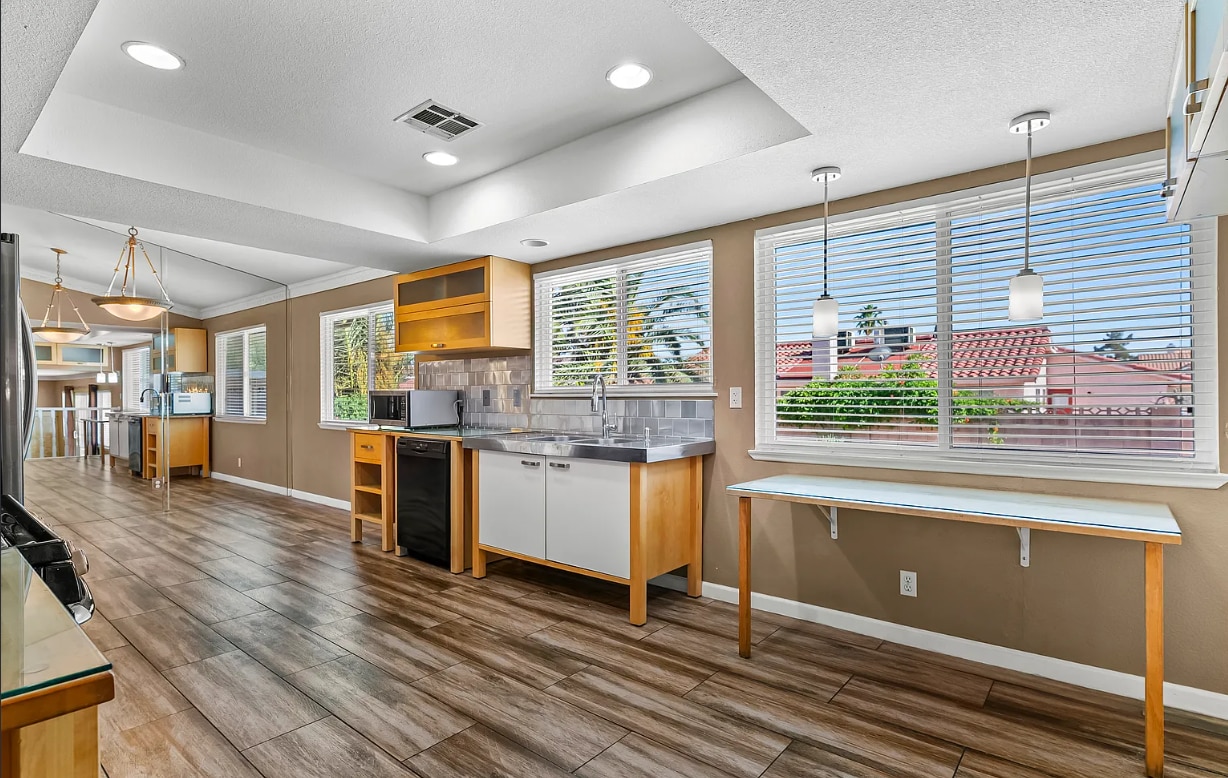 Kitchen - 7474 Puritan Ave