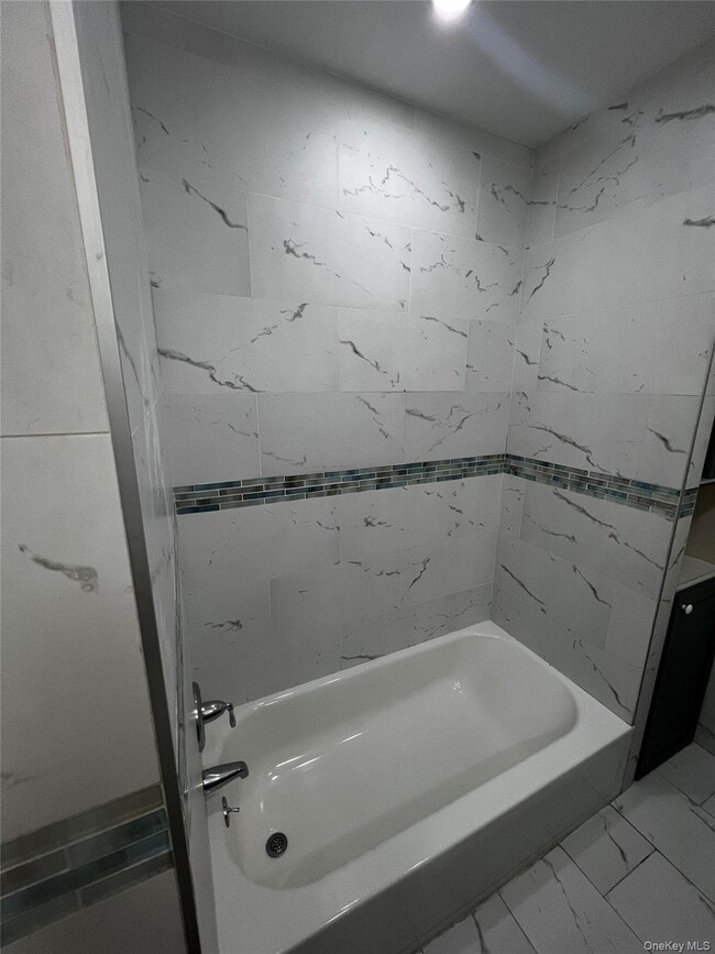 Building Photo - 349 Warwick Ave