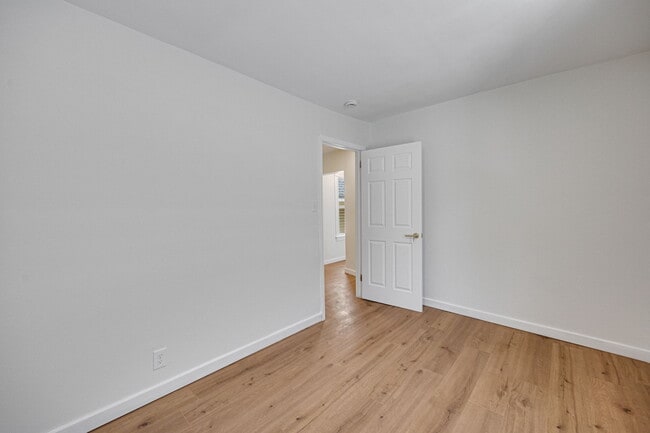 Building Photo - 5385 Reber Pl
