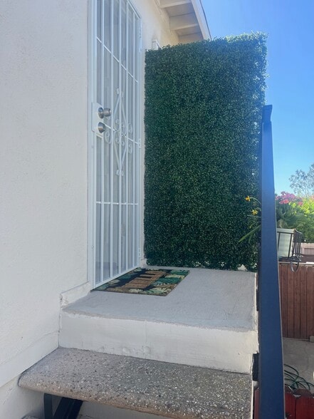 Building Photo - 10057 San Juan Ct