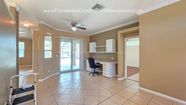 Building Photo - CUTE AND SPACIOUS 3 BEDROOM/ 2 BATH POOL HOME! NORTH PALMETTO! PET FRIENDLY!