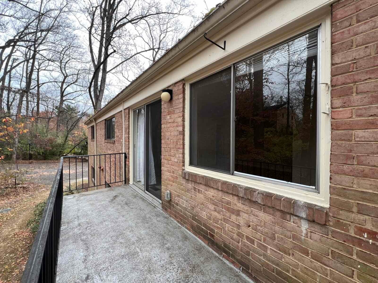 Building Photo - 10600 Kenilworth Ave