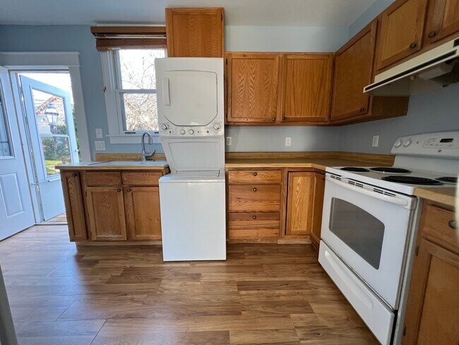 Kitchen - 2221 Middleton Beach Rd