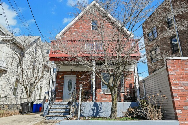 Building Photo - 30 Columbia Terrace