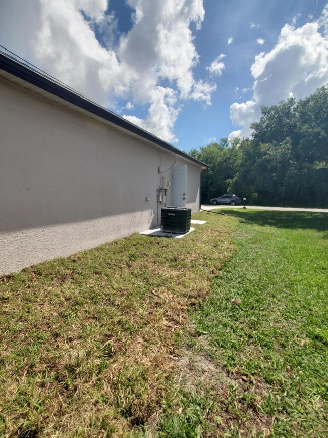 Building Photo - 3234 SW Fillmore St