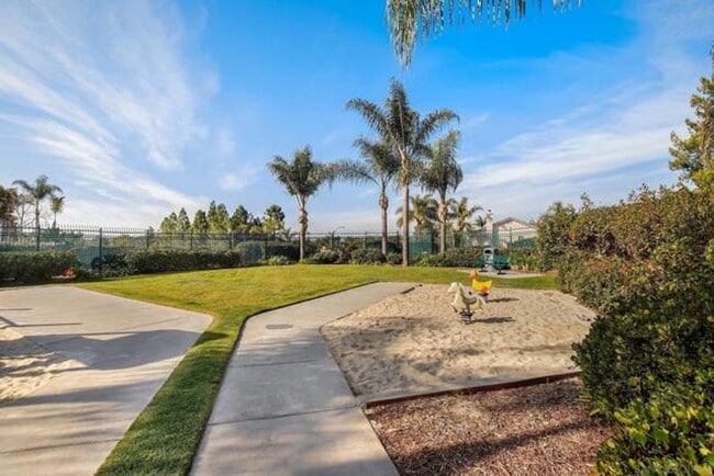 Building Photo - Desirable 3 Bedroom 2 Bath in Ivey Ridge C...