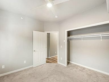 Building Photo - 3005 Clinton Dr