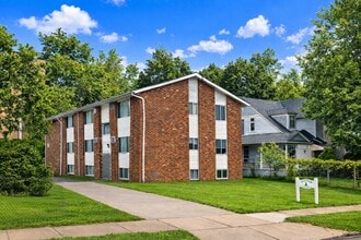 Building Photo - 45 Rhodes Ave