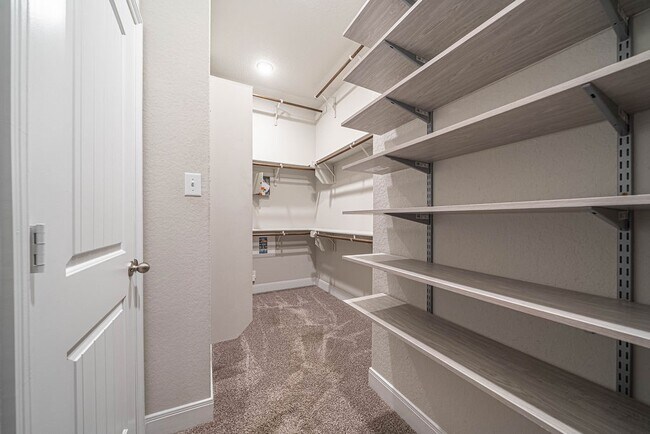 Building Photo - 830 Rench