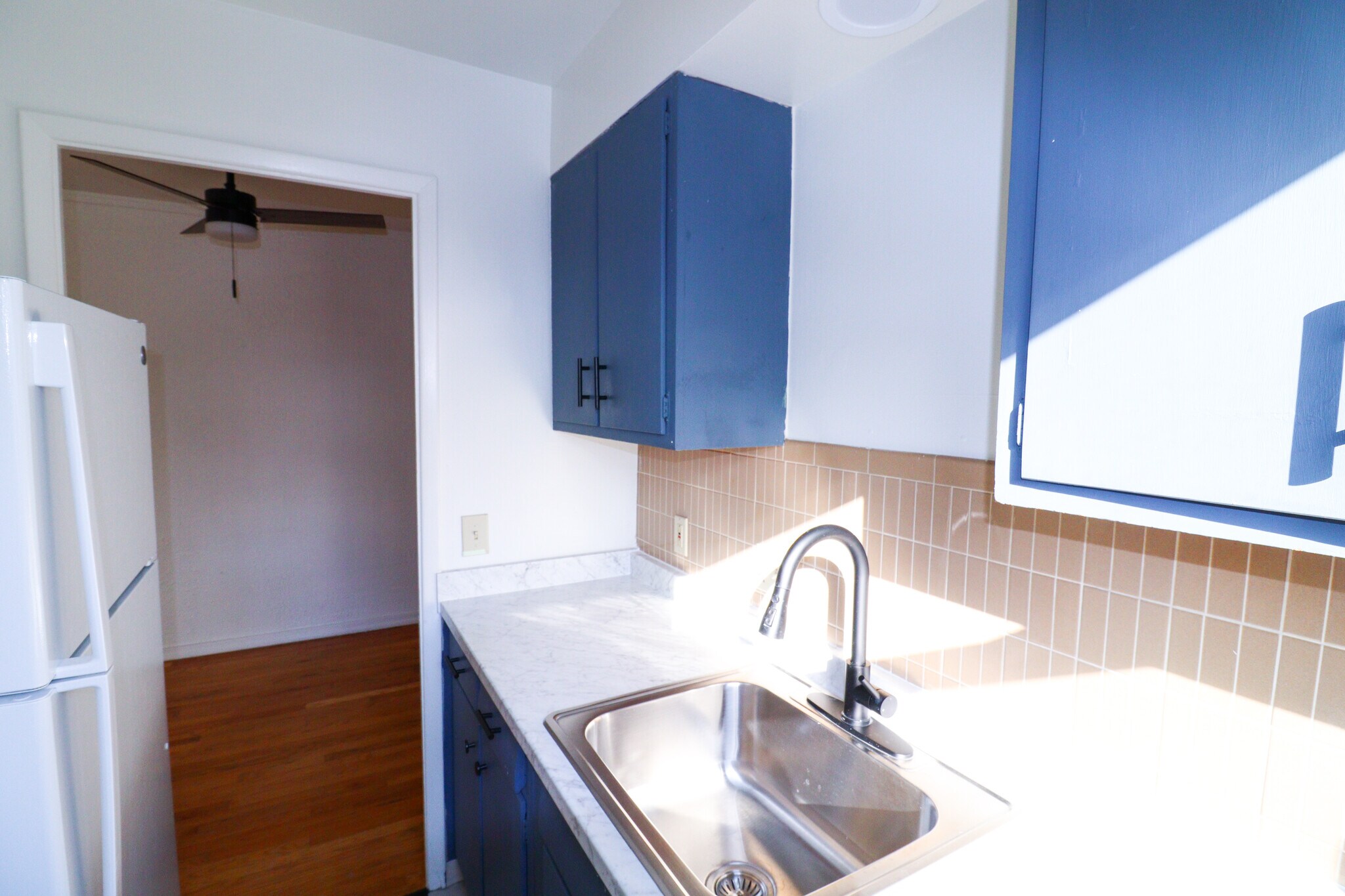 Building Photo - 1954 Rockland Ave