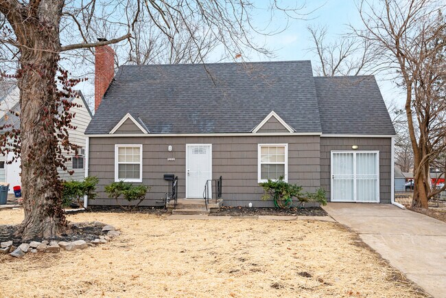 Primary Photo - 1203 E 80th St