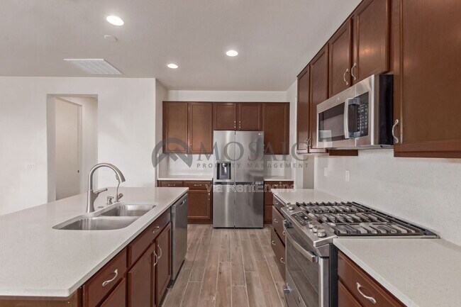 Primary Photo - 3320 W Dunbar Dr