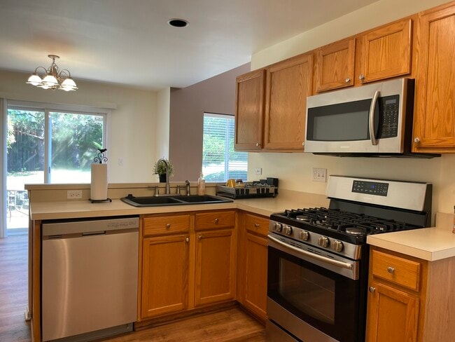 Building Photo - 1471 Meadowsedge Ln