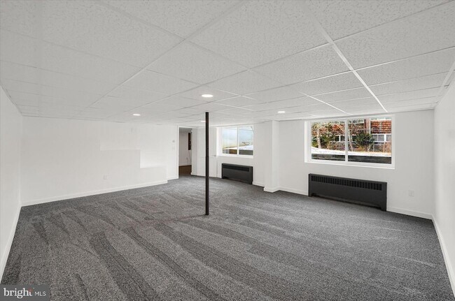 Building Photo - 537 Kemmerer Rd