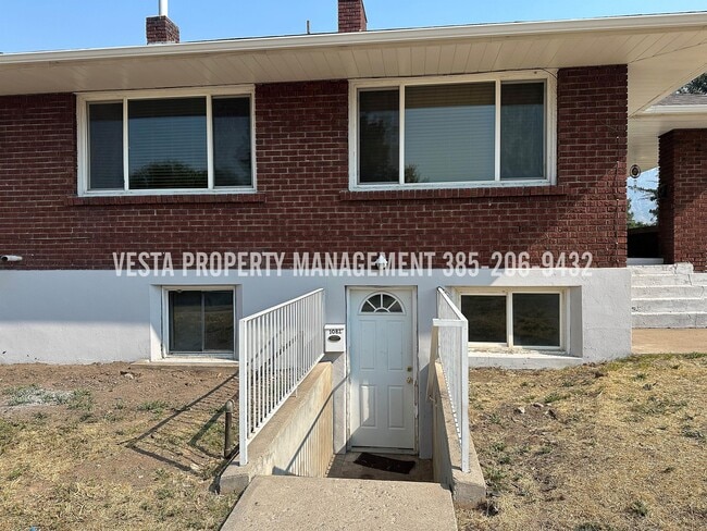 Building Photo - 1082 Doxey St