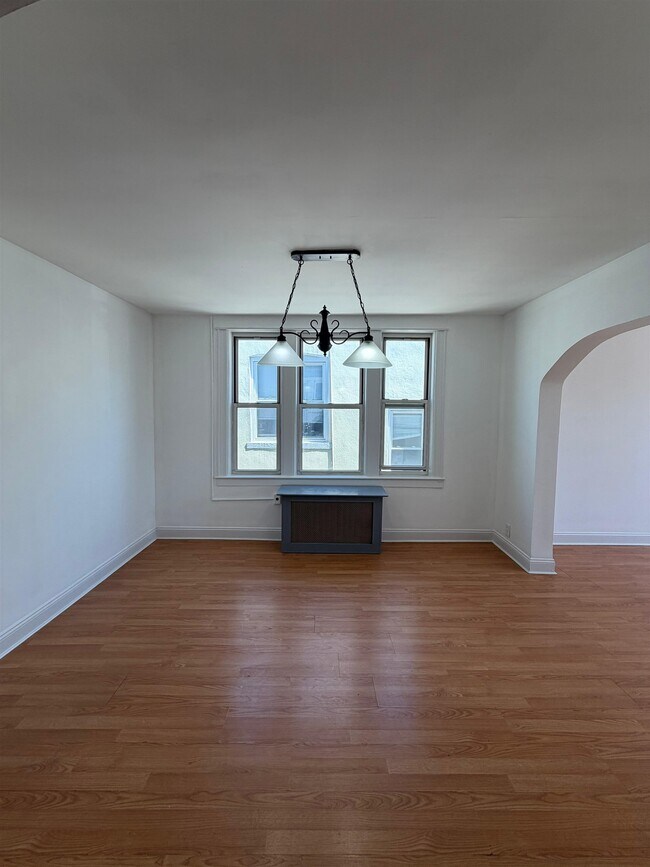 Building Photo - 214 72nd St
