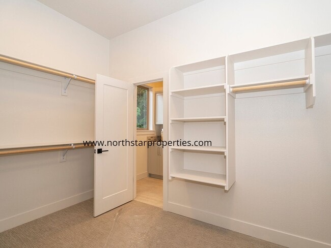 Building Photo - Tranquil Elevated Design in Tigard