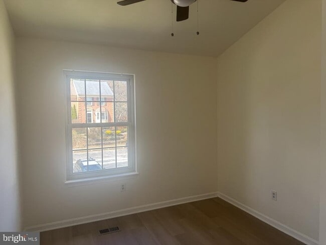 Building Photo - 90 English Run Cir