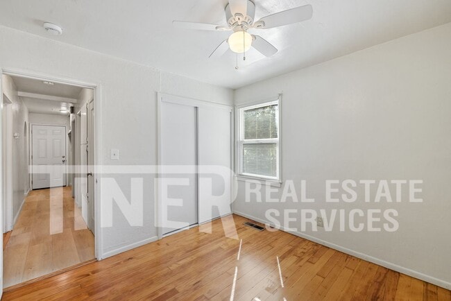 Building Photo - 3837 Marshall Ave