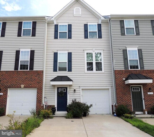 Primary Photo - 309 Landing Dr