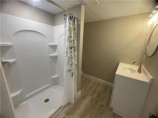 Building Photo - 889 Township Rd 217