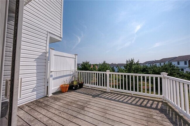 Building Photo - 332 Marshall Heights Dr