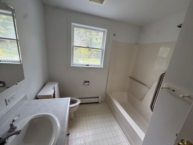 Building Photo - $3,500 5BD/2BA Single Family Home Scarborough - Available 6/1