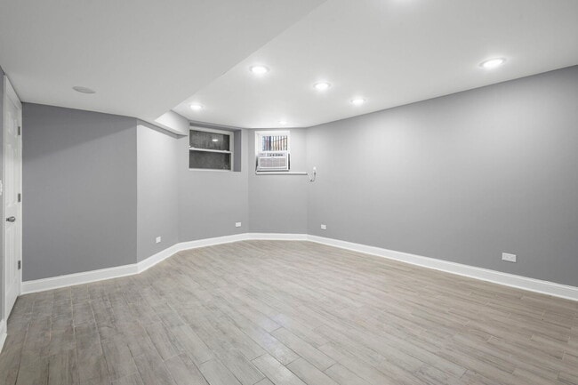 Building Photo - 1841 S Kedzie Ave