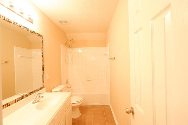 Building Photo - 20223 W Lakebridge Ln