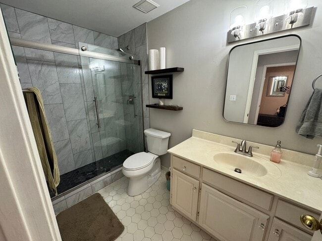 Building Photo - 3201 Lenox Rd NE