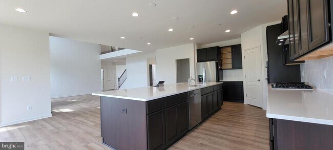 Building Photo - 9431 Alloway Dr
